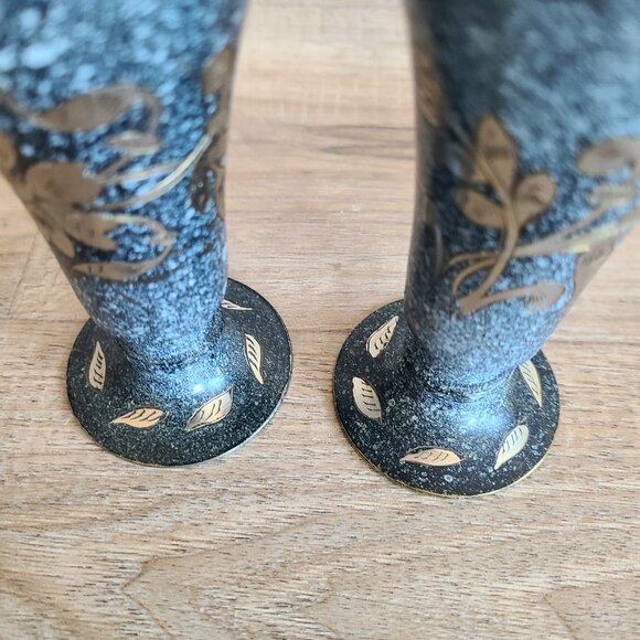 Set of 2 decorative etched/engraved metal flute vine goblets with floral design. - Picture 9 of 9